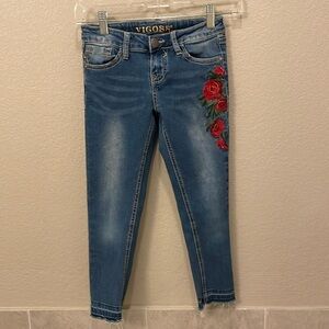 Vigoss Skinny Jeans with embroidered Rose detail